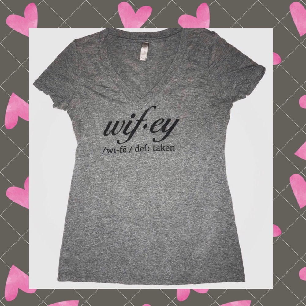 ADORABLE GREY WIFEY TEE 💍